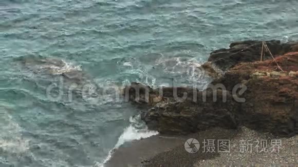 海滩蓝海石浪视频