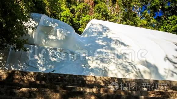 纪念碑佛像躺椅塔翠山寺视频