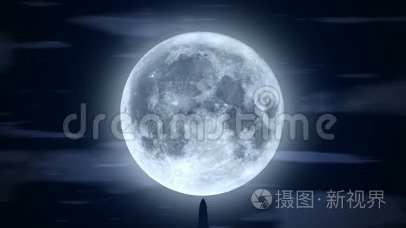阴天夜月上空的客机视频