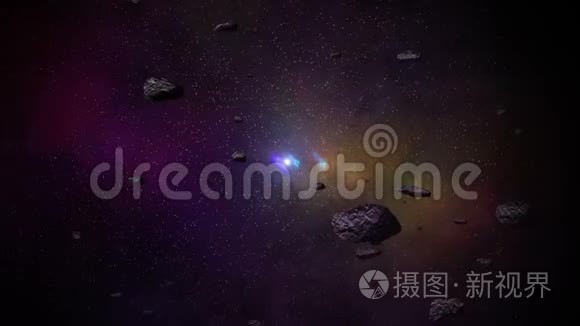 小行星在未来的抽象空间背景下飞行。