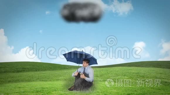 一个拿着雨伞的商人的合成动画视频