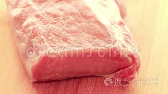 新鲜肉在工作室里转视频