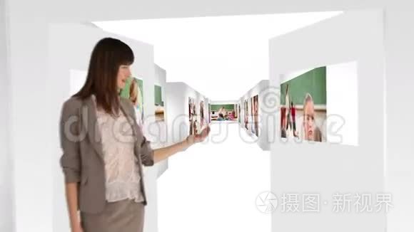 严肃的老师展示学校生活