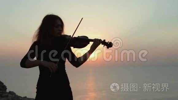 一个难以置信的小提琴家视频