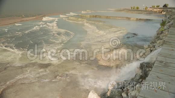 帕穆卡莱矿物温泉带钙阶地，土耳其.. 4k