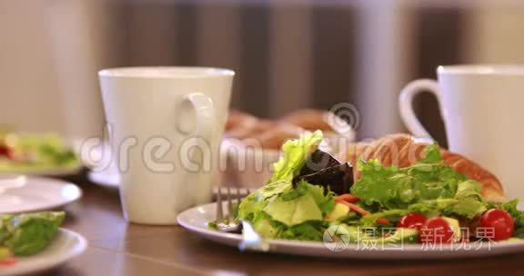 咖啡休息时间食物及饮品概览视频