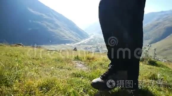 徒步徒步登山视频