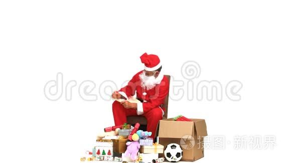 圣诞老人检查礼物视频
