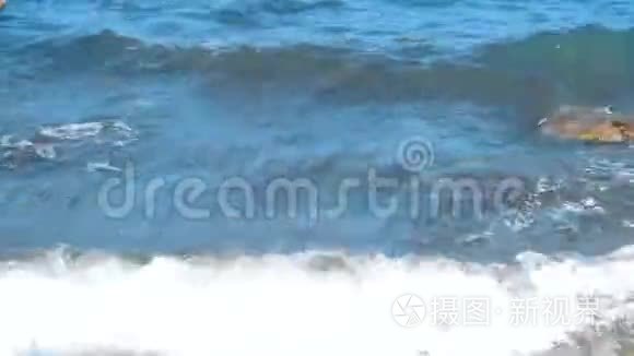 蓝色海水和海浪的纹理