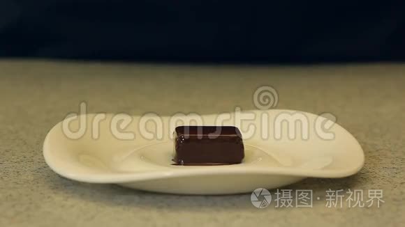 巧克力糖果准备出售视频