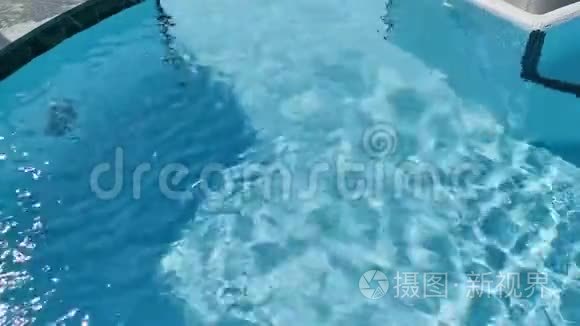 水池有热水清澈视频