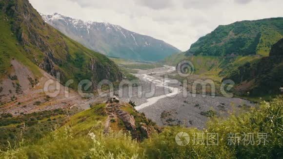 格鲁吉亚山脉和山溪景观视频