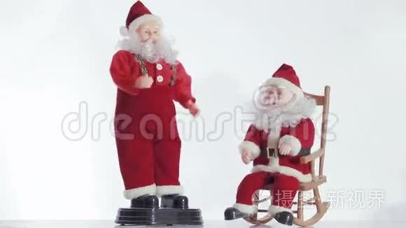 两个圣诞老人喜欢圣诞节