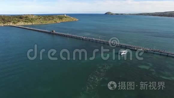 海湾花岗岩岛的船章视频