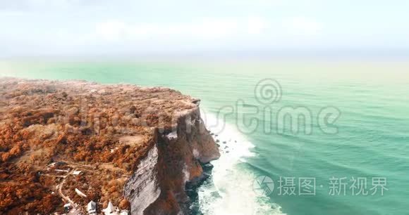 巴厘岛乌卢瓦图悬崖的鸟瞰图视频