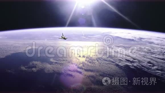地球上空航天飞机的广角视野视频