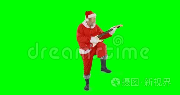 圣诞老人唱歌弹吉他视频