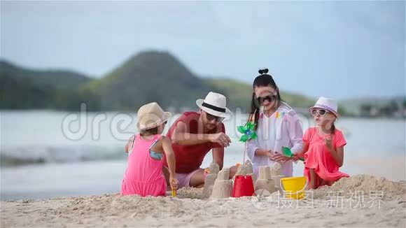 热带白海滩四大沙堡家族视频