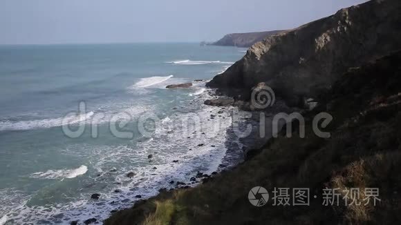 康沃尔港以东北部的康沃尔海岸视频