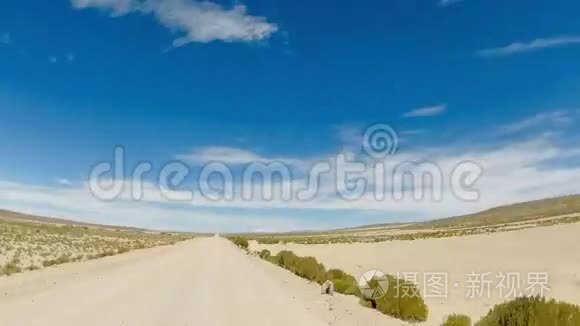 阿塔卡马沙漠越野车前景视频