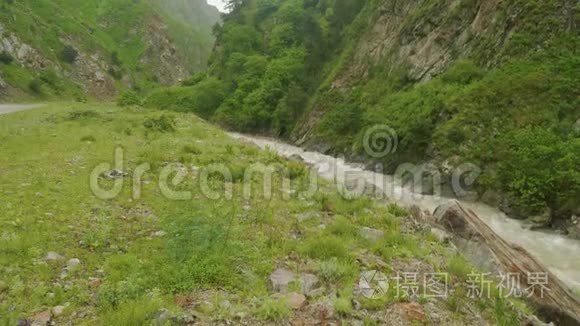 奥塞梯山脉严重山脉的山河景观