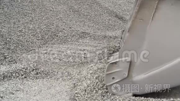 科技工业加工用野生石材的提取视频