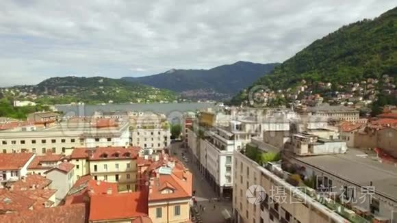 意大利有山和城镇的湖泊视频