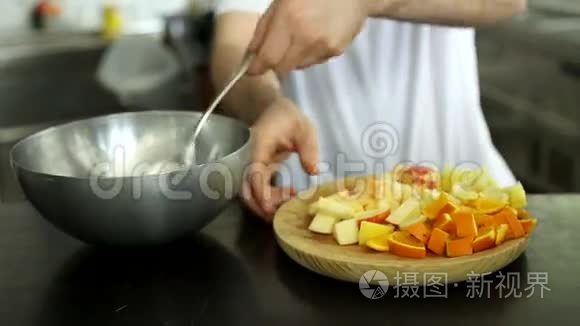 酒精饮料桑格里亚的制备视频