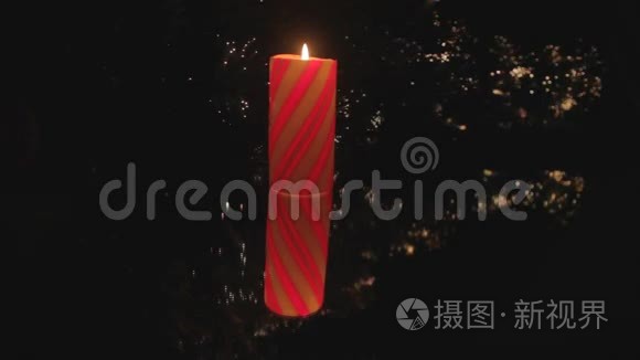 圣诞节蜡烛闪烁的灯与关系视频