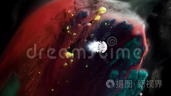 宇宙飞船飞向巨大的云星云视频