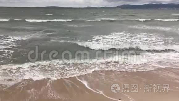 今天是阿雷纳海滩暴风雨日视频