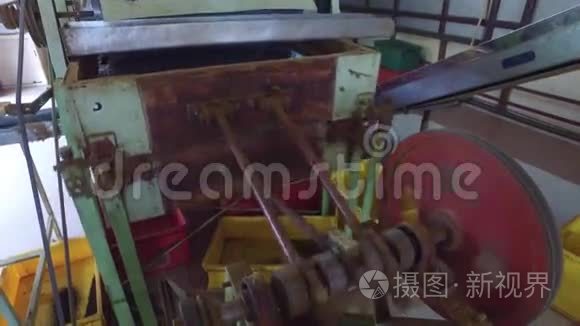 工厂的老式机器机构视频