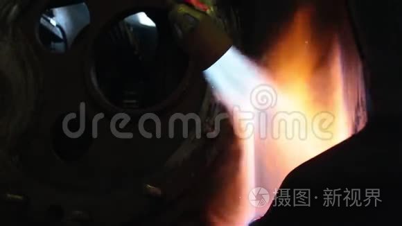 燃烧气体火炬金属火花和火焰视频