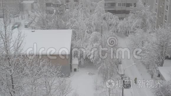 俄罗斯莫斯科大雪期间冬季城市景观