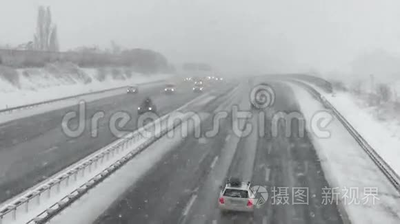 德国高速公路上的大雪视频