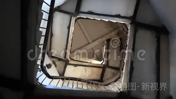 灯塔螺旋楼梯案的正面视图视频