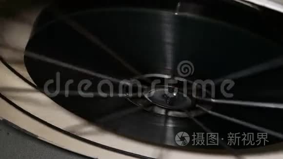 电影放映员工作视频