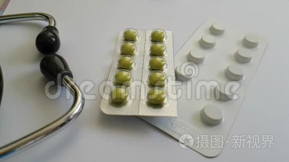 听诊器丸落胶囊慢动作药医视频