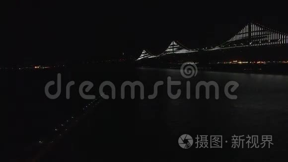 加州旧金山海湾大桥的夜间灯光视频