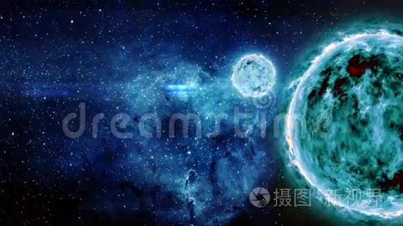 闪烁的行星和月球移动数字模拟显示了接近走向炽热的行星的特写。