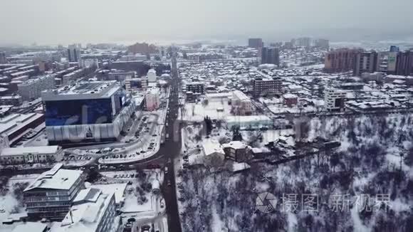 冬季俄罗斯城镇的鸟瞰图视频