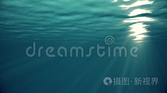 海浪从水下循环动画高质量的光线透过。 海洋大背景