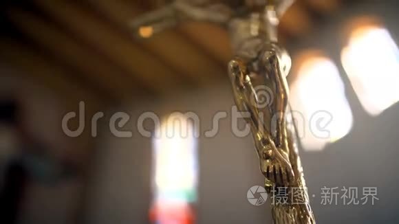 基督在教堂里十字架视频