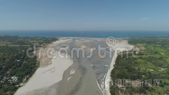 河流流入大海视频