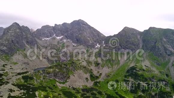 在扎科潘附近的塔特里山飞行视频