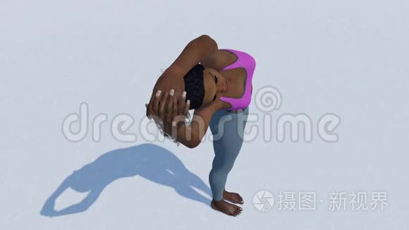 非洲女子半月瑜伽姿势接近视频