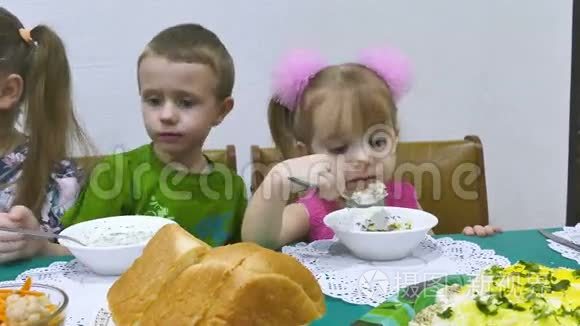 儿童早餐家庭生日圣诞庆祝活动视频