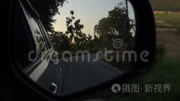 道路上汽车后景..