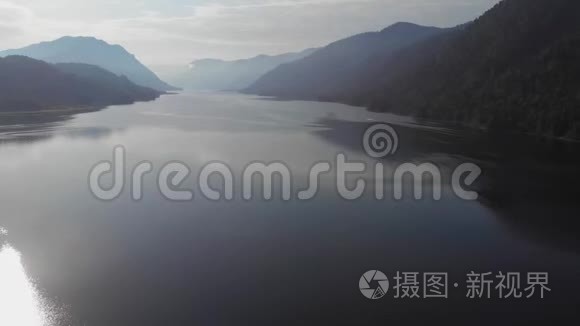 泰莱斯科湖的鸟瞰图视频