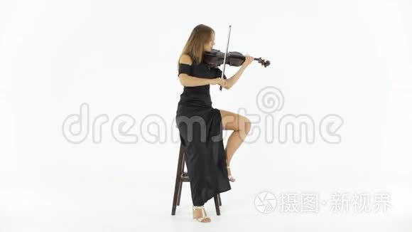 小女孩拉小提琴视频
